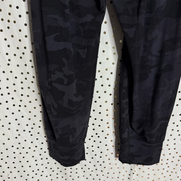 Lululemon Align Jogger Camo - Picture 6 of 8